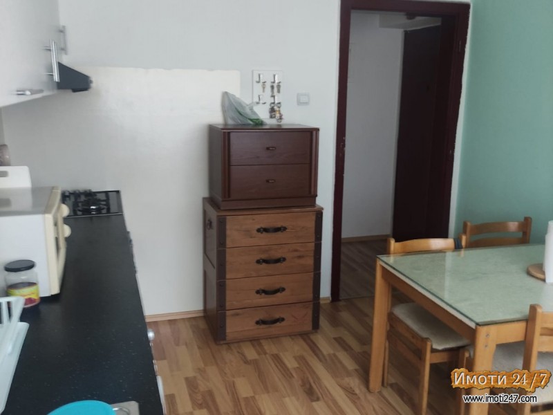 prodavam namesten stan vo kisela voda