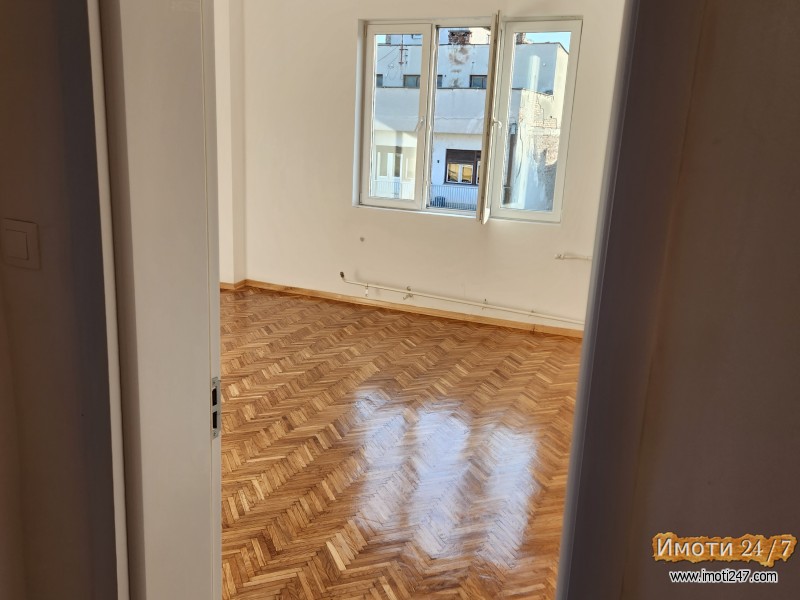 Prodavam 4-soben stan na ilindenska park