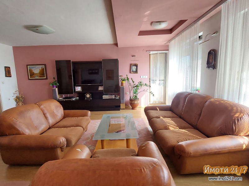 Prodavam semeen stan vo Novo Lisice