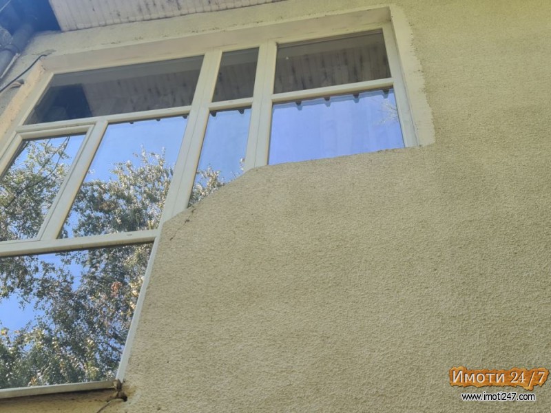 Prodavam deloven prostor vo Skopje TC Leptokarija na 3 kata 49 m2 99000 evra