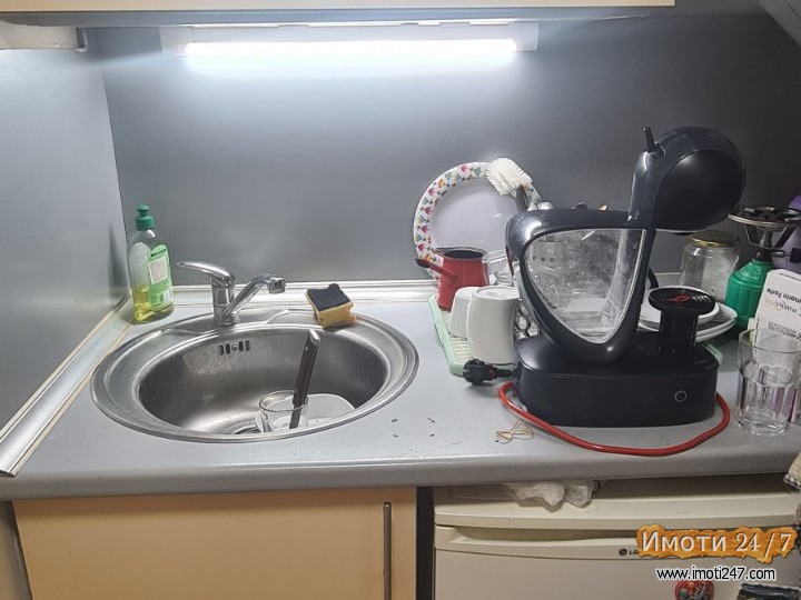 Prodavam deloven prostor vo Skopje TC Leptokarija na 3 kata 49 m2 99000 evra