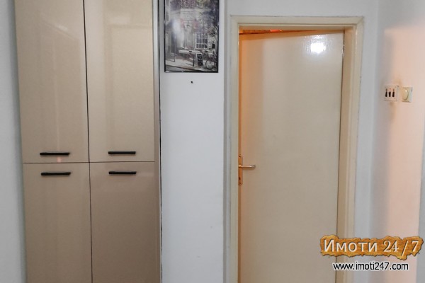 Prodavam stan vo naselba Radisani prv vlez