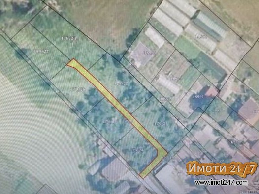 Prodavam plac vo Petrovec