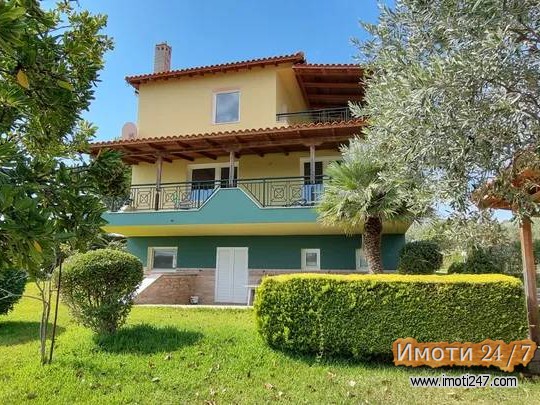 Каливес Халкидики се продава куќа на три ката 216 квм