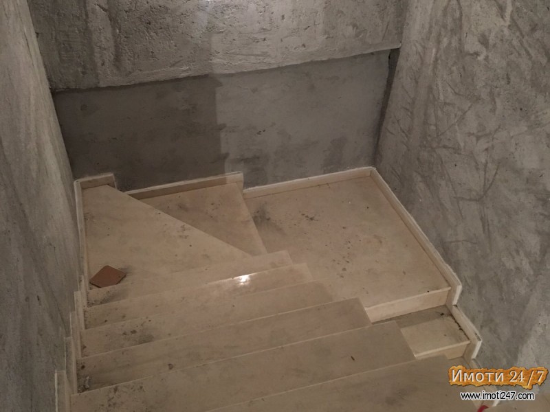 Se prodavaat novi stanovi vo mala zgrada vo Kozle