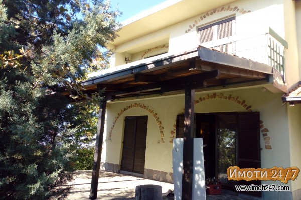 Се продава куќа во с Раштак220м2 и плац од832 м2