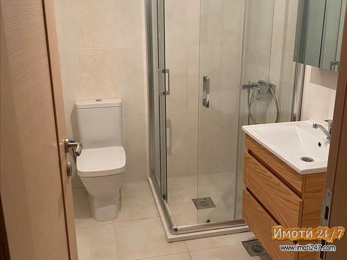 Se prodava stan vo Debar Maalo 41m2 so dvorno mesto 45m2