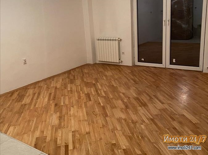 Se prodava stan vo Debar Maalo 41m2 so dvorno mesto 45m2