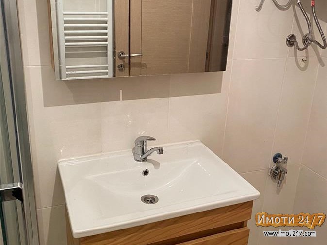 Se prodava stan vo Debar Maalo 41m2 so dvorno mesto 45m2