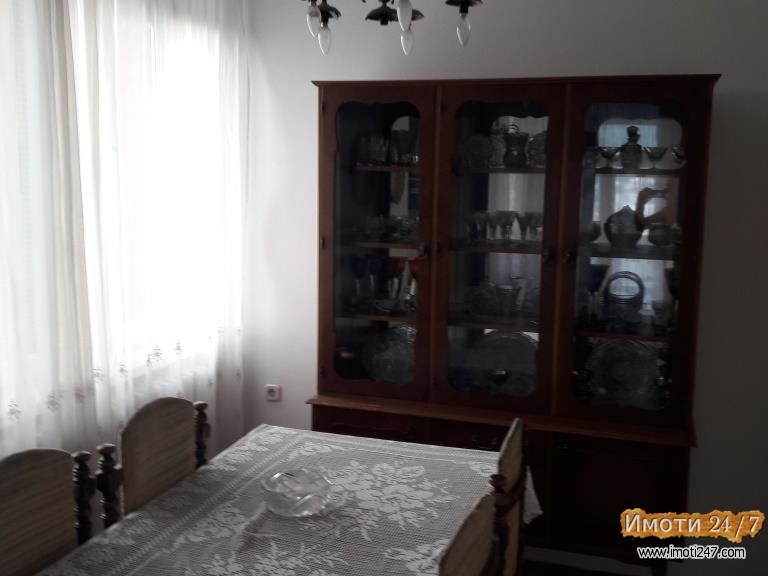 стан во кула Строг Центар во Скопје кај Републичко Собрание