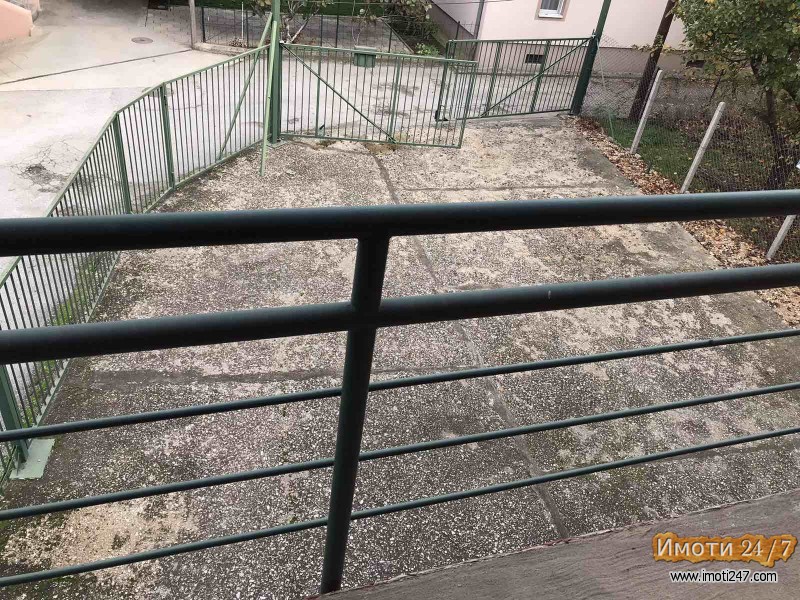 SE IZDAVA DELOVNO-ADMINISTRATIVEN OBJEKT OD 1 MART 260 M2