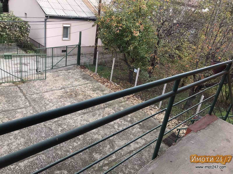 SE IZDAVA DELOVNO-ADMINISTRATIVEN OBJEKT OD 1 MART 260 M2