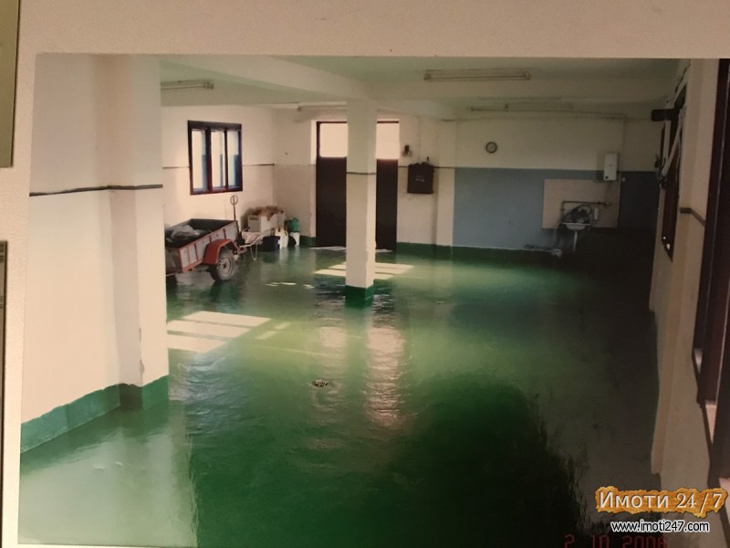 SE IZDAVA DELOVNO-ADMINISTRATIVEN OBJEKT OD 1 MART 260 M2