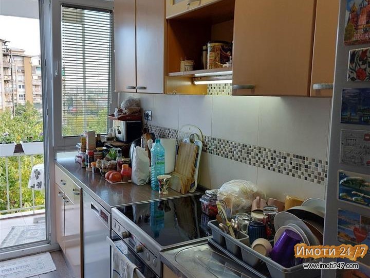 Se prodava stan 90m2 vo Karpos 4