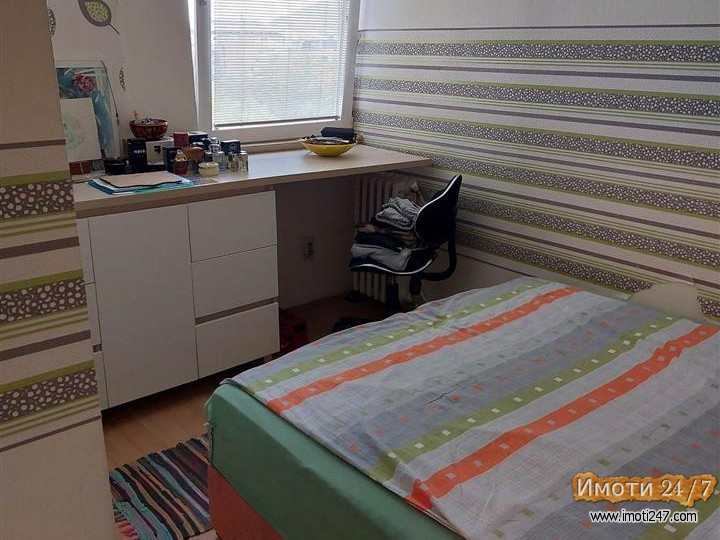 Se prodava stan 90m2 vo Karpos 4