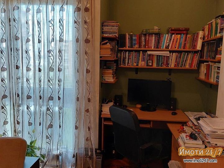 Se prodava stan 90m2 vo Karpos 4