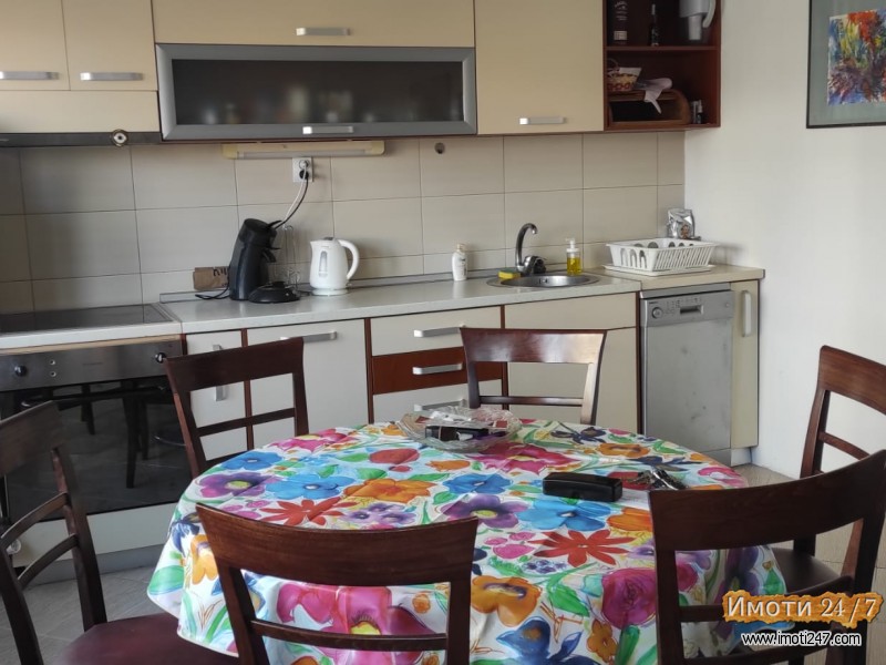 Izdavam stan vo Centar sproti pazarcheto Bunjakovec