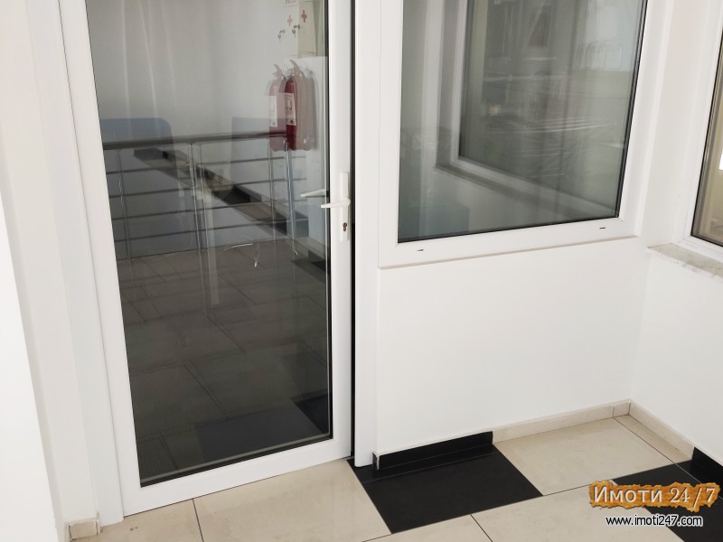 Се изнајмува празен деловен простор во ИЗ Визбегово