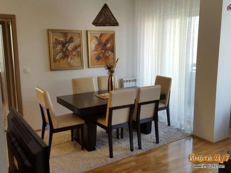 МОДЕРЕН ТРОСОБЕН СТАН НА ИЗВОНРЕДНА ЛОКАЦИЈАДЕБАР МААЛО