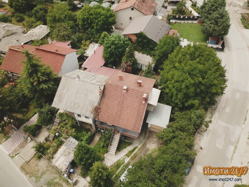 Се продава куќа во населба Ченто