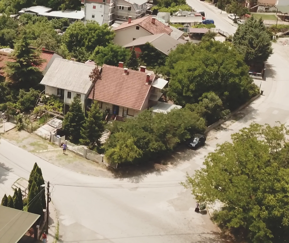 Се продава куќа во населба Ченто