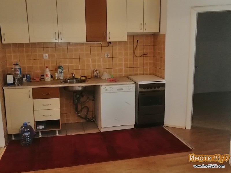 Izdavam   Prodavam  4-soben stan vo kisela voda