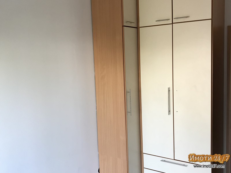 ITNO IZDAVAM STAN VO CENTAR POZADI BILNA APTEKA ZA FIRMA