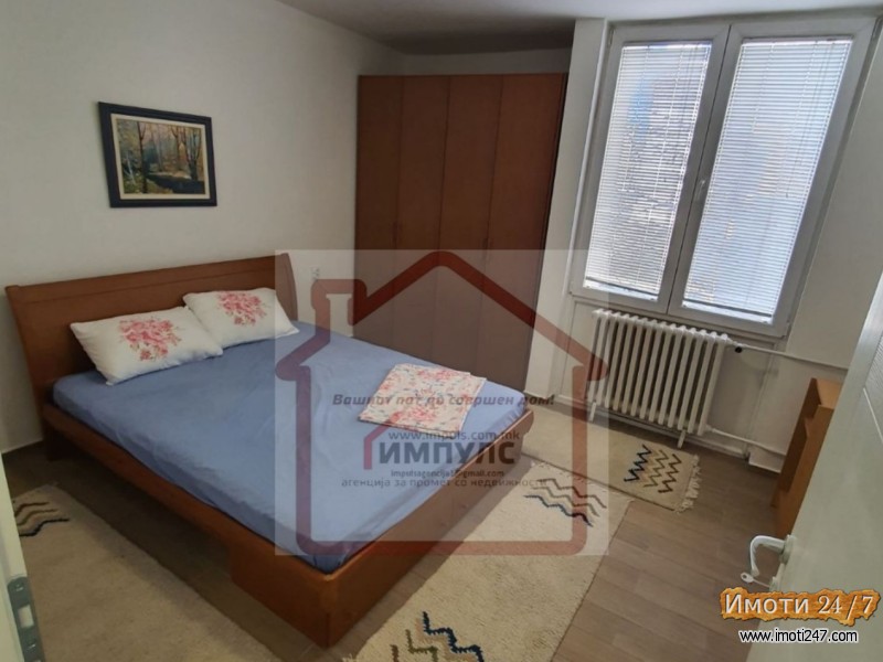 RENOVIRAN TRSOSBEN STAN NA ODLICNA LOKACIJA VO CENTAR