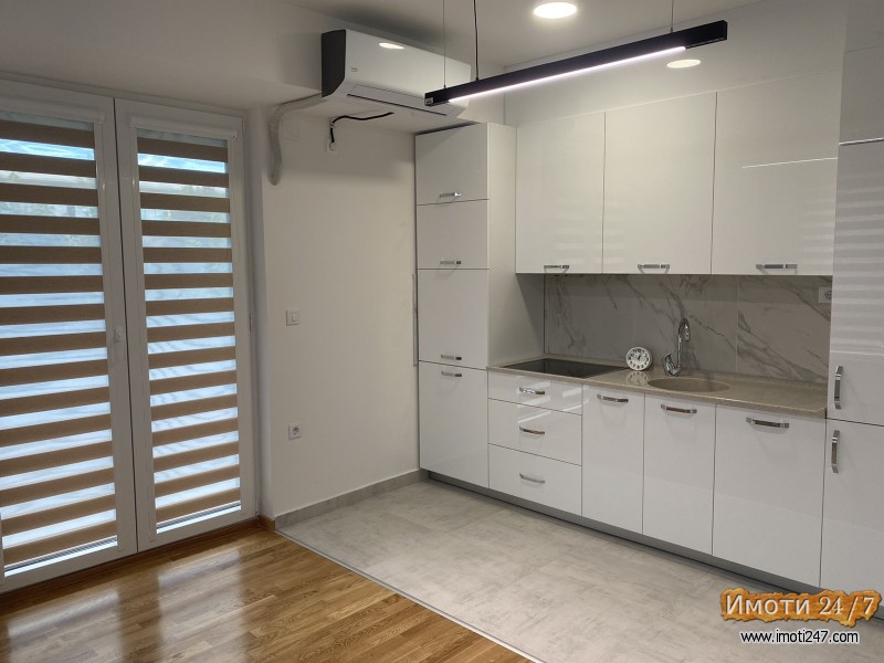 PRAZEN TROSOBEN STAN VO AERODROMMICURIN