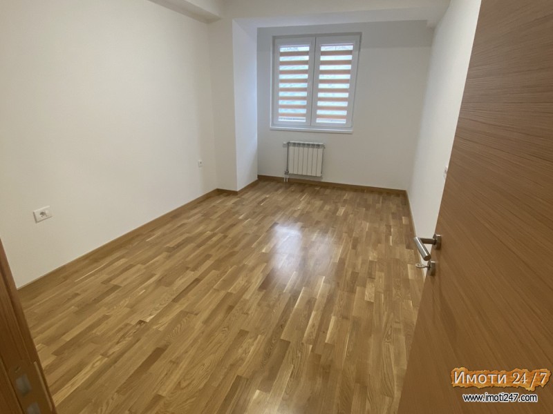 PRAZEN TROSOBEN STAN VO AERODROMMICURIN