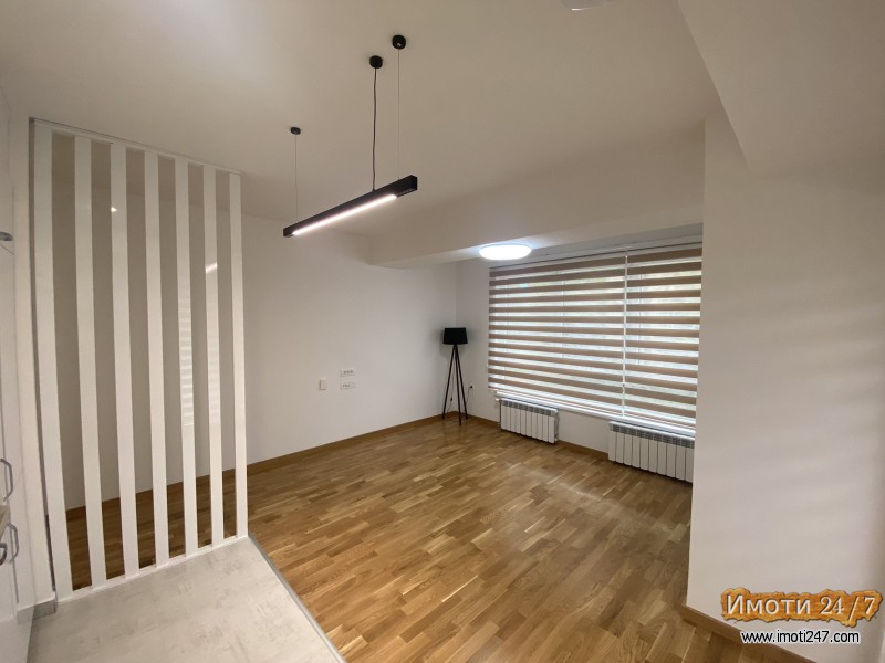 PRAZEN TROSOBEN STAN VO AERODROMMICURIN