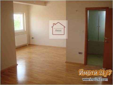 САМОСТОЈНА КУЌА НА МИРНА И ТИВКА ЛОКАЦИЈА ВО ЦРНИЧЕ