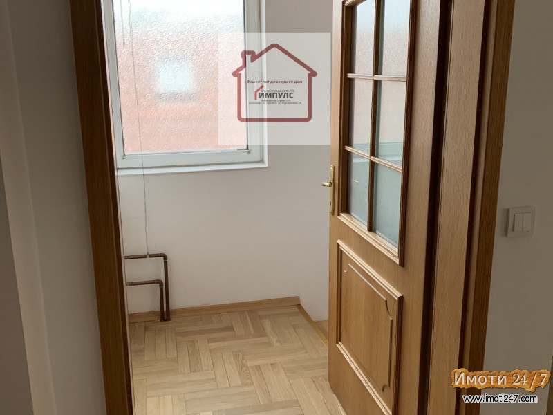 САМОСТОЈНА КУЌА ИСКЛУЧИТЕЛНО ЗА ДЕЛОВНА НАМЕНА ВО ЦЕНТАР