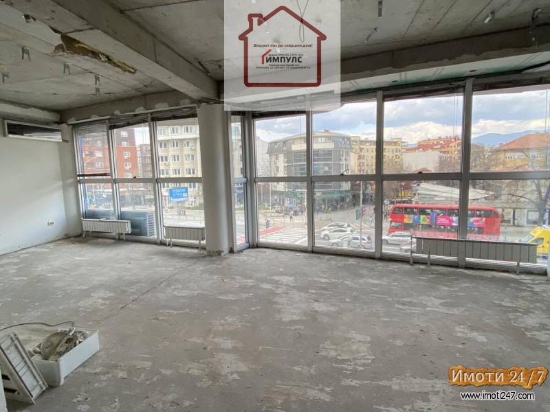 ДЕЛОВЕН ПРОСТОР НА АТРАКТИВНА ЛОКАЦИЈА ВО ЦЕНТАРКАЈ УНИВЕРЗАЛНА САЛА