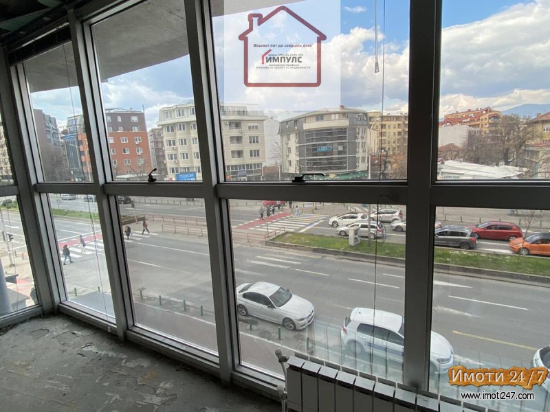 ДЕЛОВЕН ПРОСТОР НА АТРАКТИВНА ЛОКАЦИЈА ВО ЦЕНТАРКАЈ УНИВЕРЗАЛНА САЛА