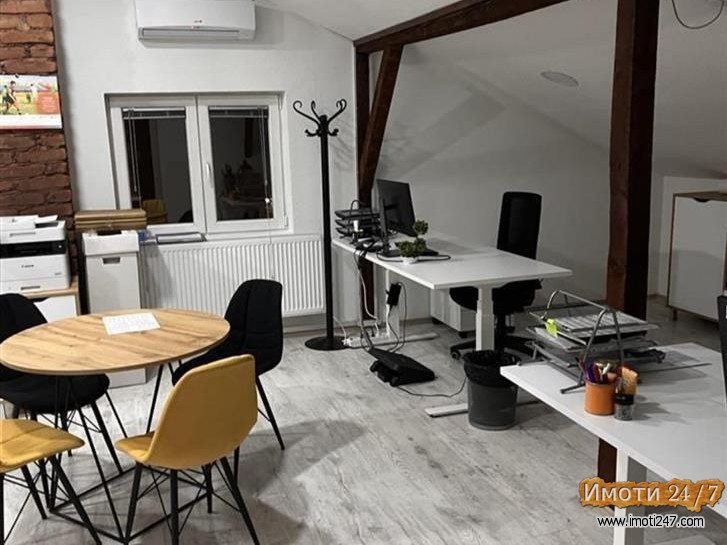 DELOVEN PROSTOR NA ATRAKTIVNA LOKACIJA VO DEBAR MAALO