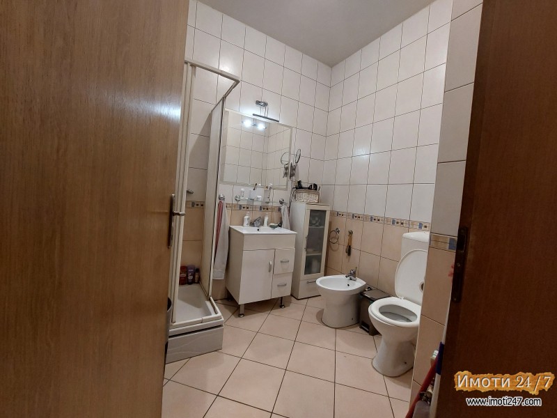 Просторен стан 96м2 со високи плафони