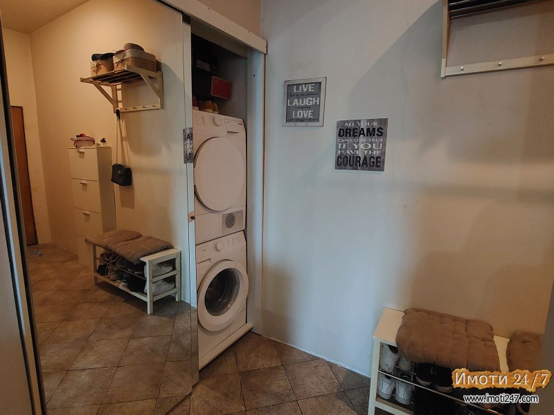 Просторен стан 96м2 со високи плафони