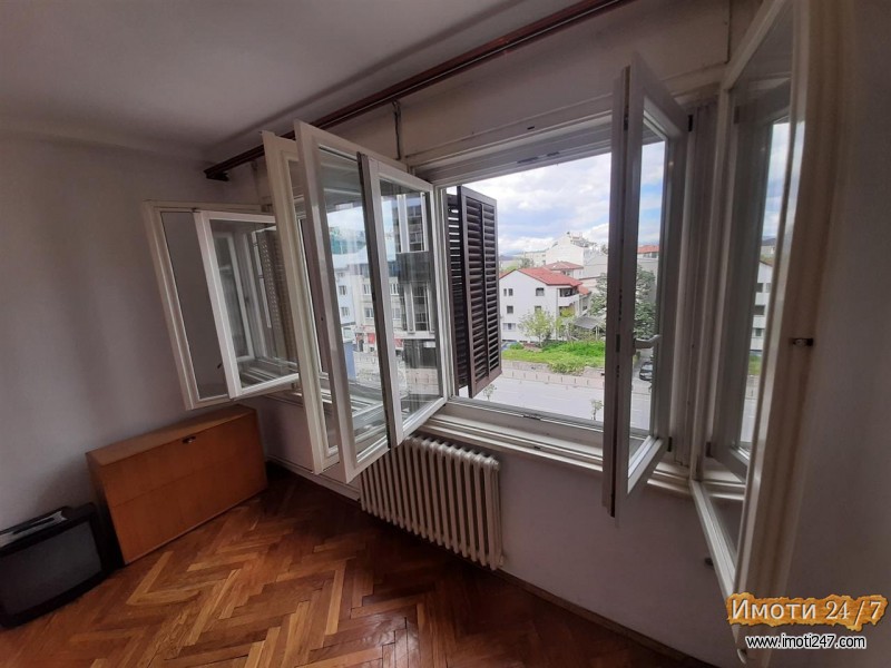 Se prodava stan 58m2 do Soboren Hram