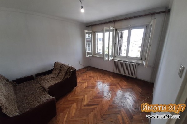 Se prodava stan 58m2 do Soboren Hram