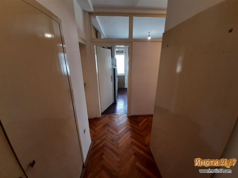 Se prodava stan 58m2 do Soboren Hram