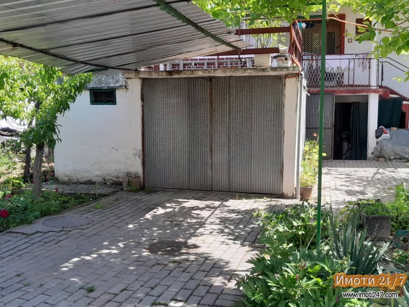 Se prodava kukja vo naselba lisice