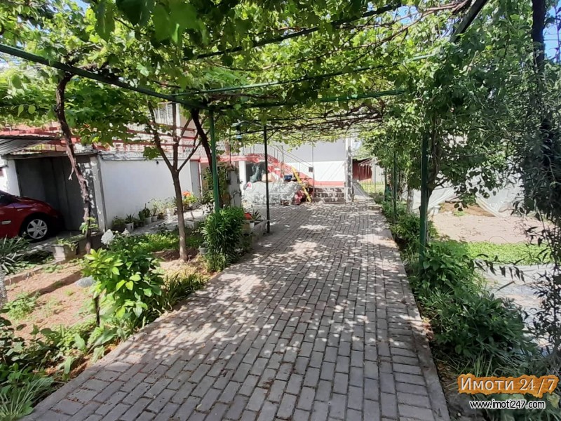 Se prodava kukja vo naselba lisice