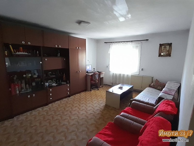 Se prodava kukja vo naselba lisice