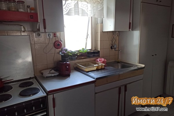 СЕ ПРОДАВА СТАН ВО НОВО ЛИСИЧЕ