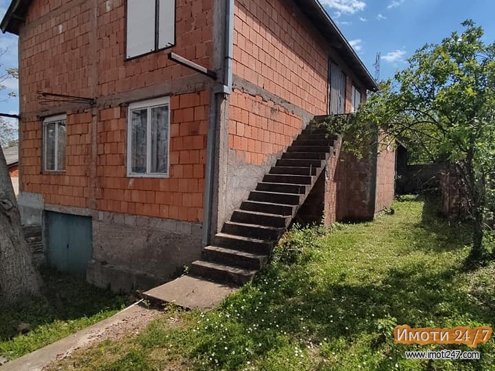 Se prodava kuka vo star dojran 