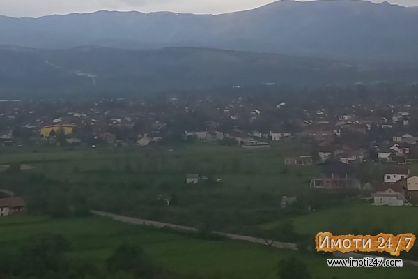 Продавам плац во Стопански Двор 