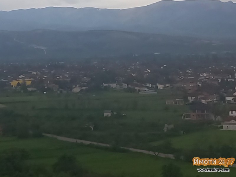 Продавам плац во Стопански Двор 