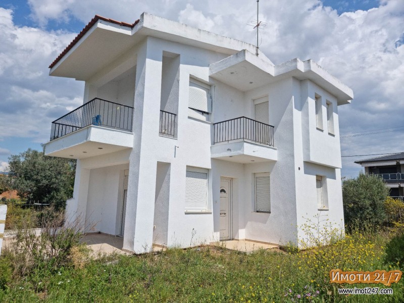 Kalives Halkidiki se prodava kuḱa 90 m2