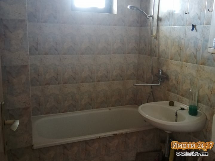 Се продава стан